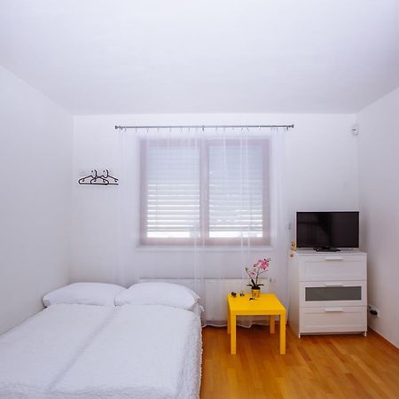 פראג Beautiful Apartment In Central Residence מראה חיצוני תמונה