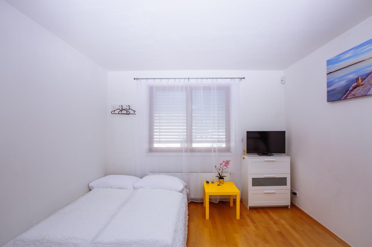פראג Beautiful Apartment In Central Residence מראה חיצוני תמונה
